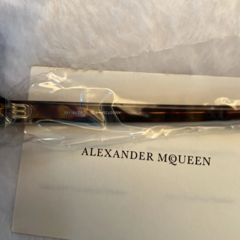 Alexander McQueen Avana Brown Tortoiseshell Sunglasses Leather Case Cloth Card
